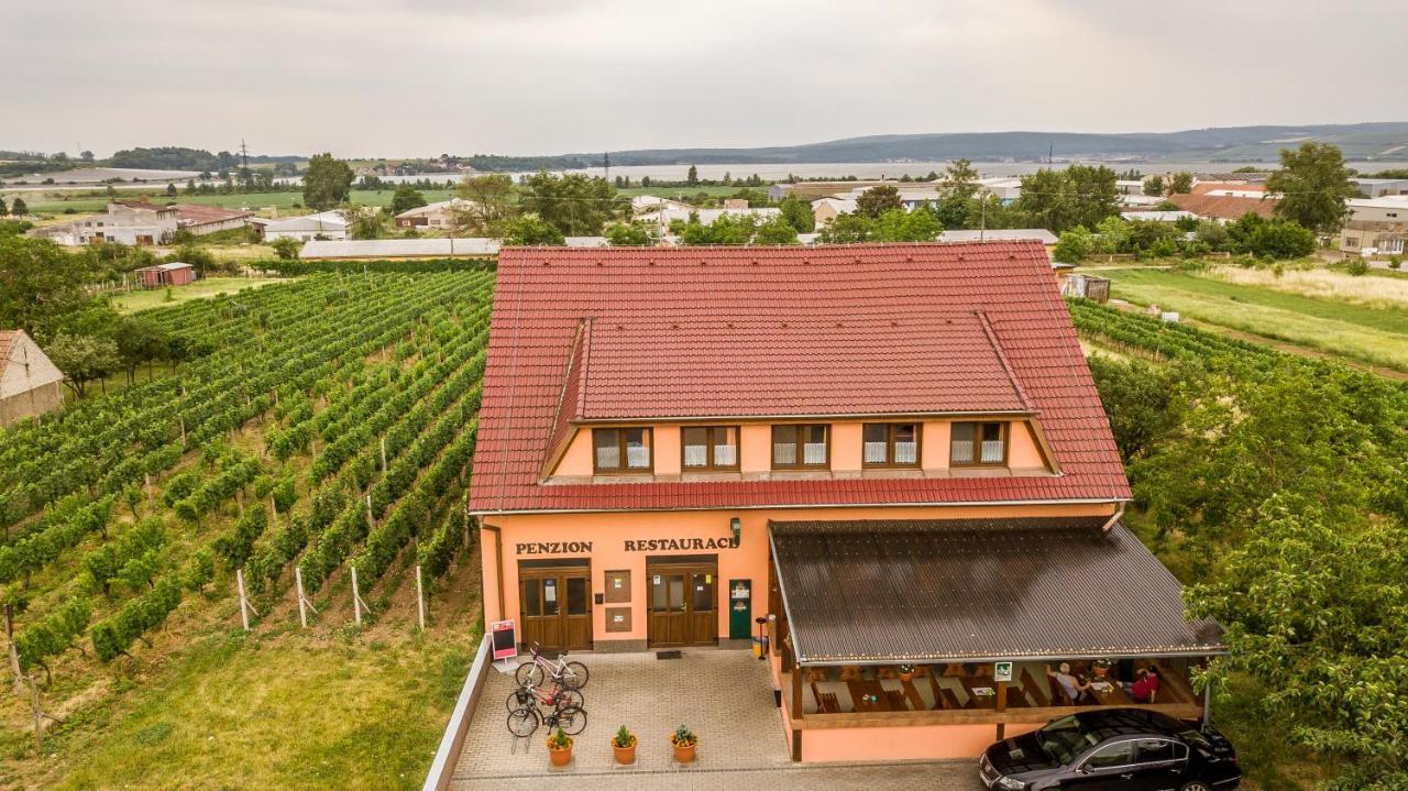 Penzion s restaurací na Furhaple Šakvice Exterior foto